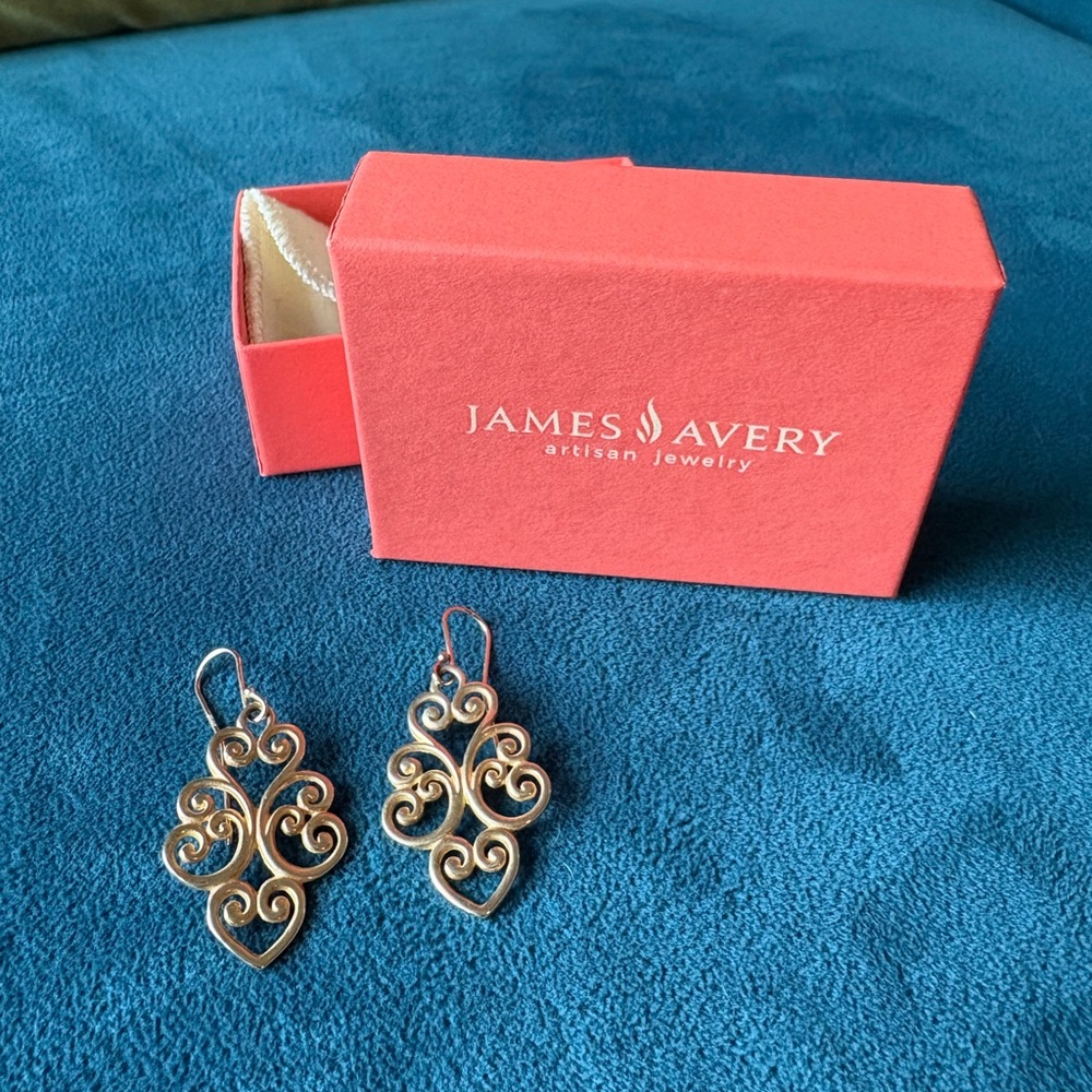 James Avery Jubilant Heart Dangle Earrings